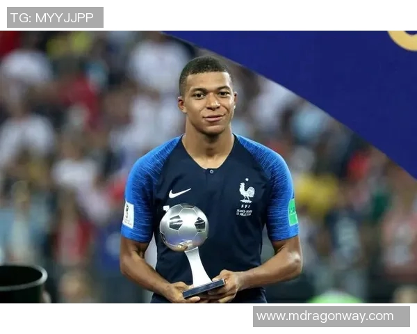 全球足坛十一大球星排名盘点 超越时代的足球传奇人物榜单